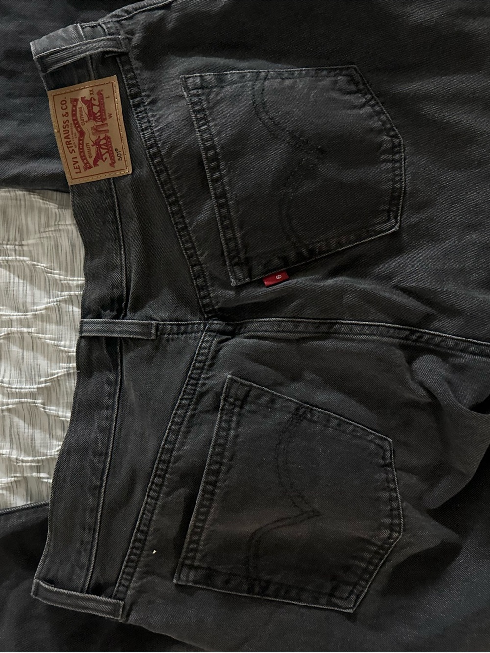Levi's Black Straight-Leg Women's Jeans with Red Tab - Picture 5 of 8